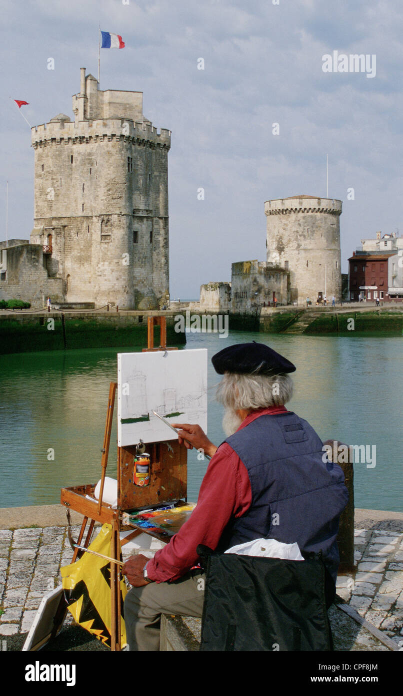 Künstler malen die Türme von La Rochelle (Frankreich) Stockfoto