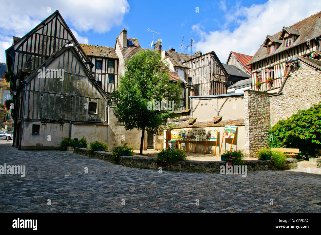 Vernon, Brücke über den Fluss Seine, Hälfte-Fachwerkhaus mittelalterlichen Gebäuden, Kirche Notre-Dame, River Cruise, Haute-Normandie, Nordfrankreich. Stockfoto