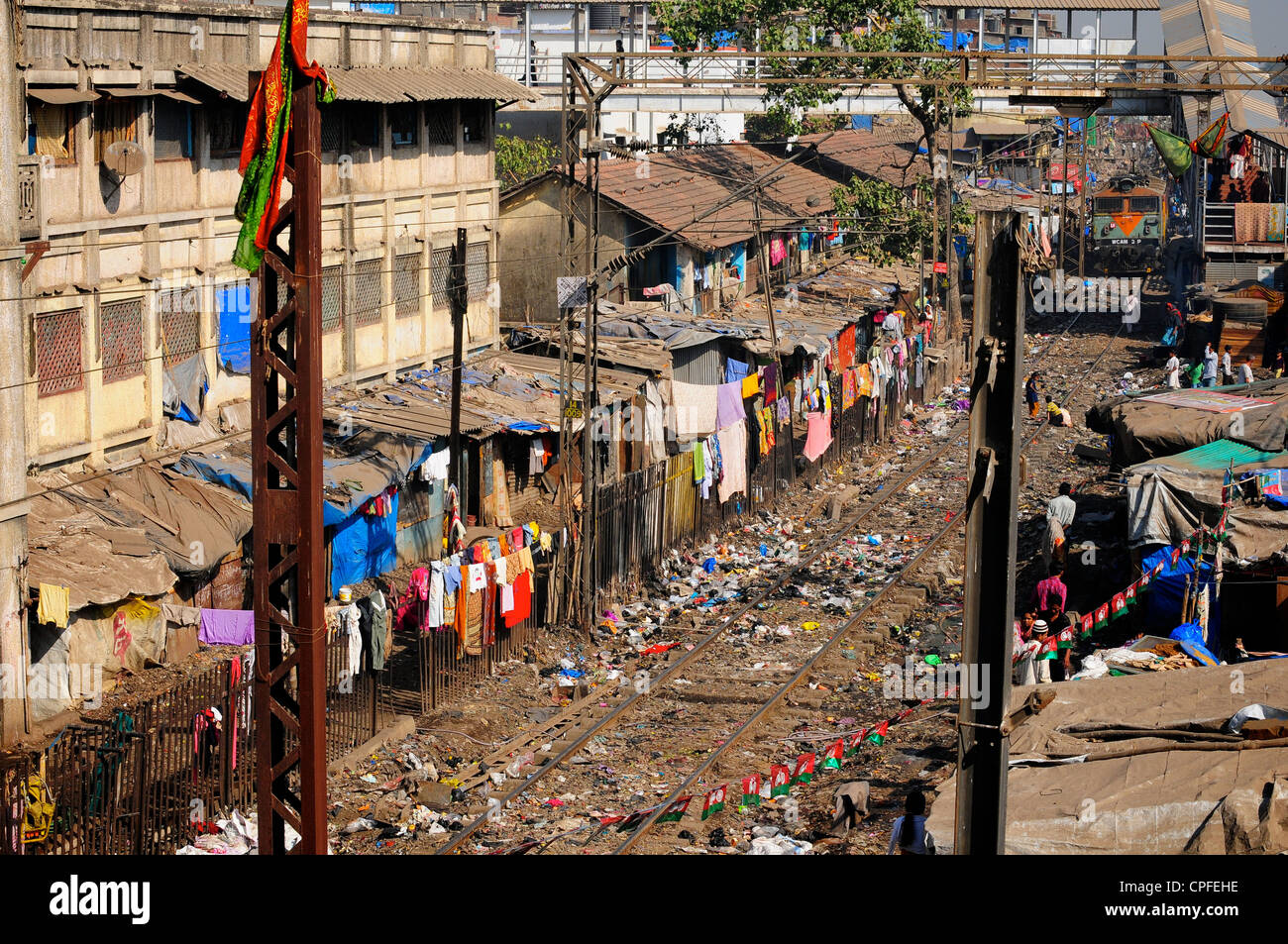 Slum in Bandra Station, Mumbai, Indien Stockfoto