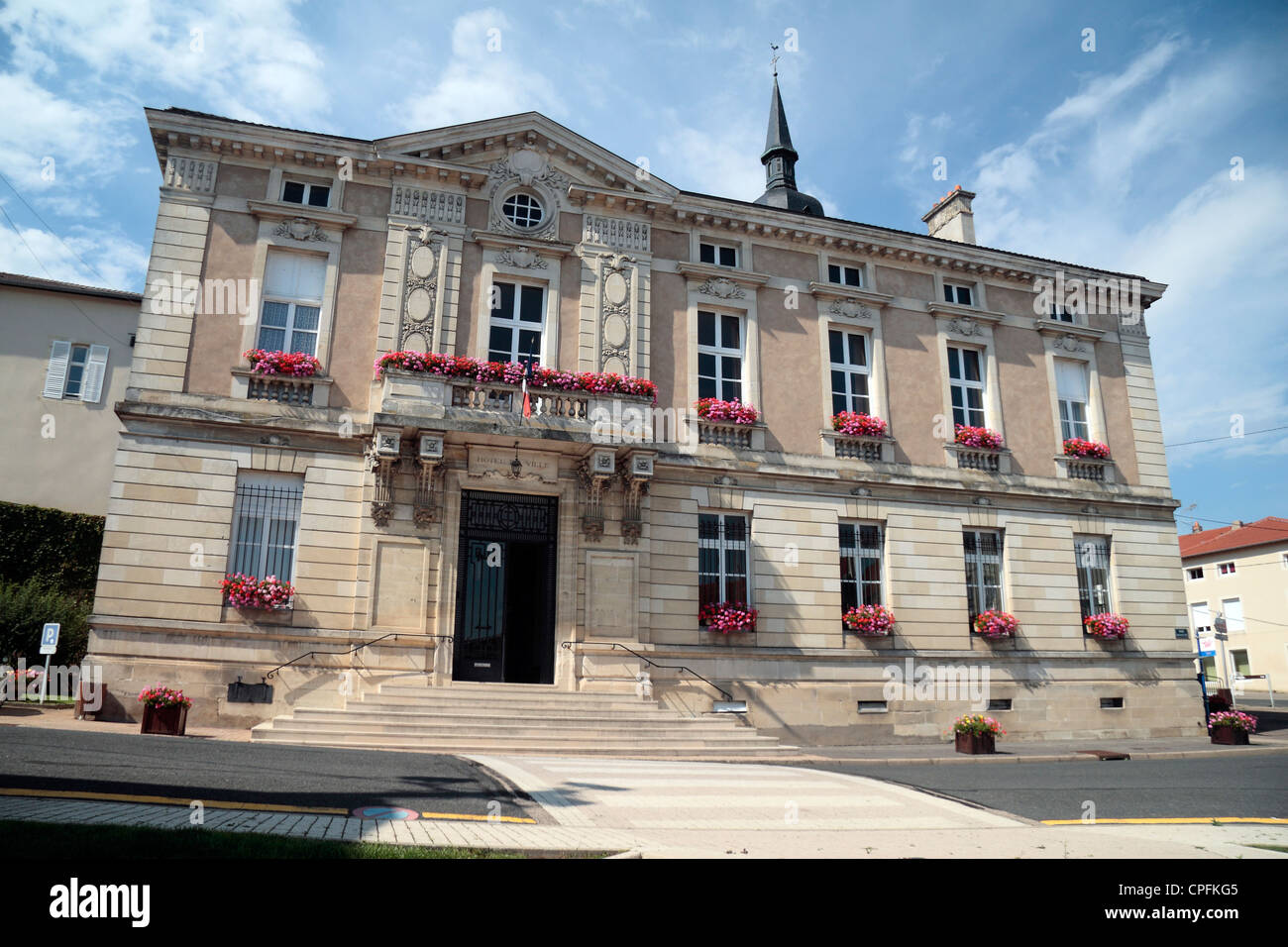 Das Hotel de Ville in Thiaucourt-Regniéville Lothringen Frankreich. Stockfoto