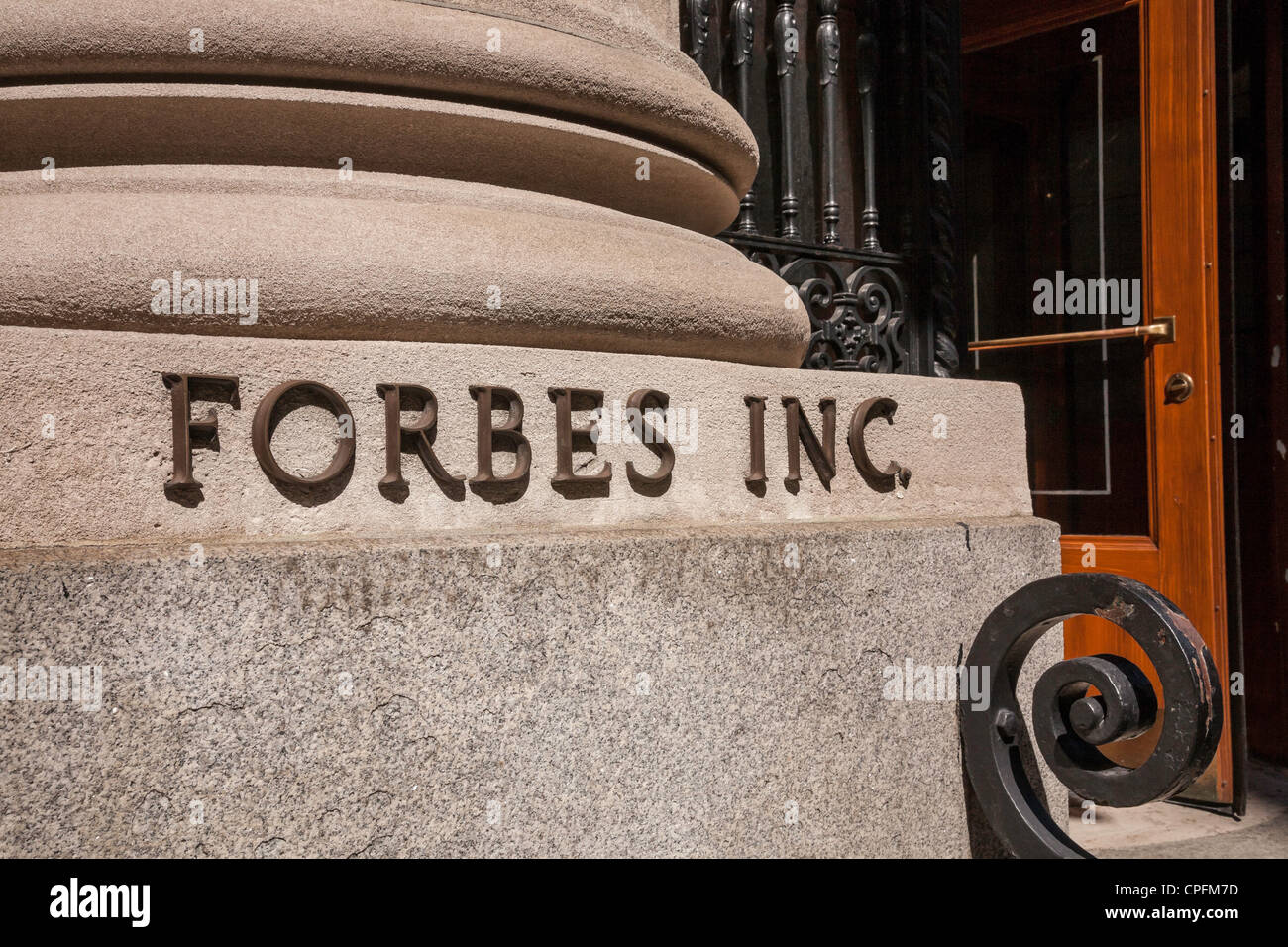 Forbes Inc. Zeichen, Fifth Avenue, New York Stockfoto