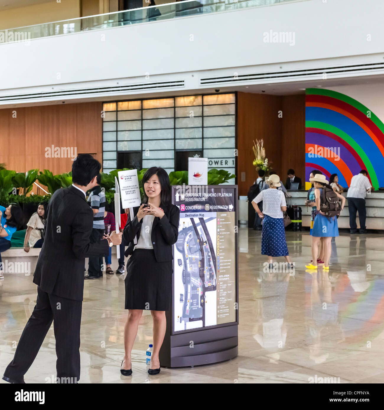 Die Delegierten der Konferenz im Marina Bay Sands, Singapur zu organisieren. Ein modernes shopping, Hotel und Casino-Komplex. Stockfoto