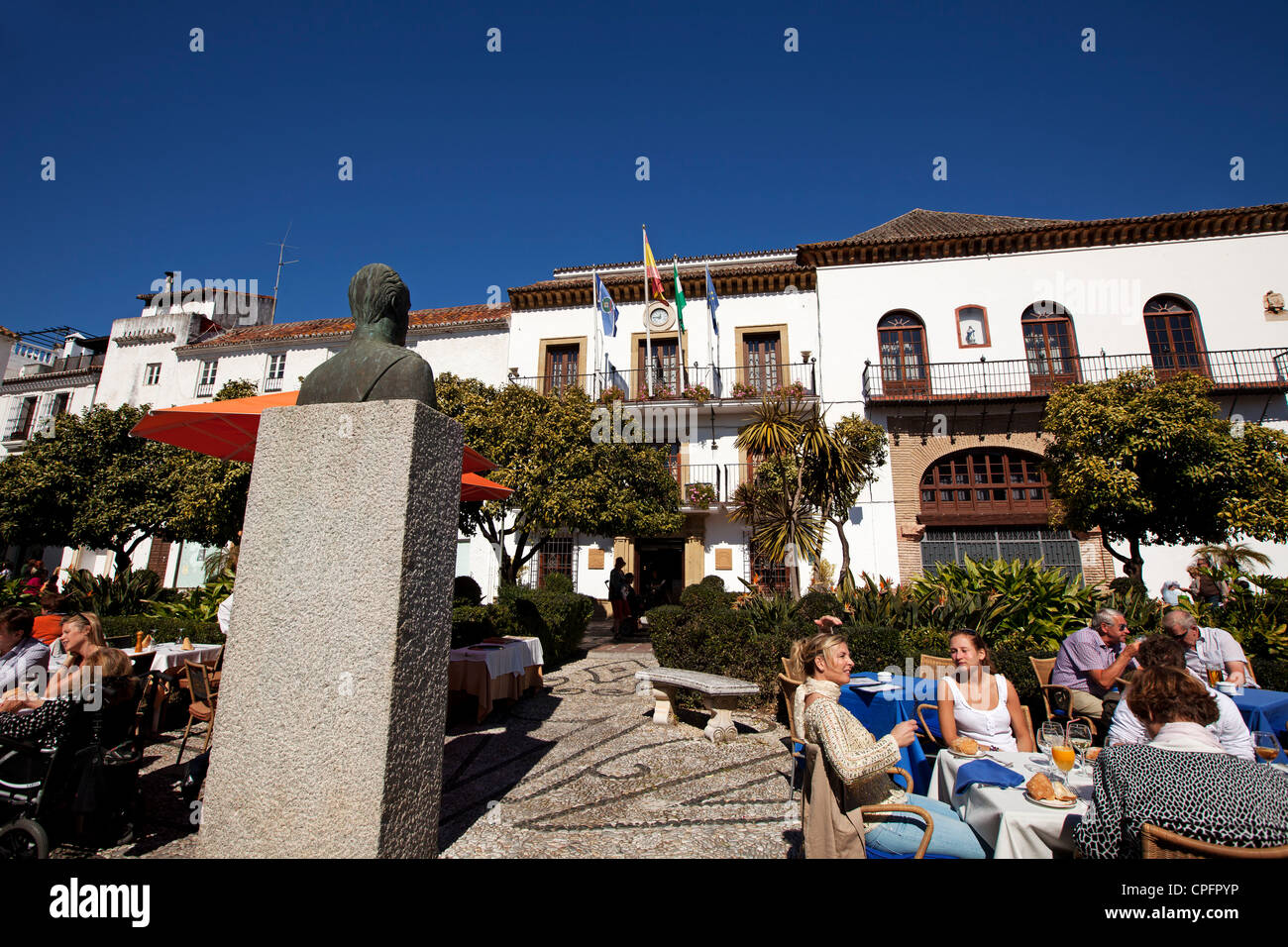 Rathaus und Plaza de Los Naranjos im Herzen der Altstadt Marbella Malaga Costa del Sol Andalusia Spanien Stockfoto