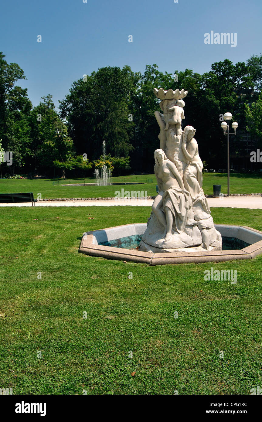 Italien, Lombardei, Cremona, Roma-Platz, Garten, Brunnen Stockfoto