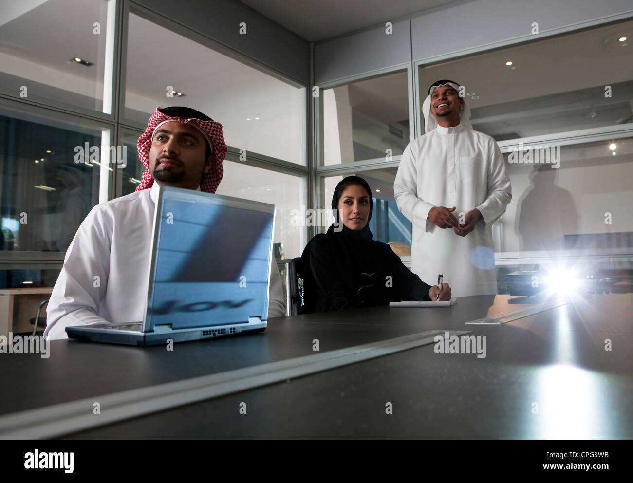 Arabische Geschäftsmann, Präsentation in einer Besprechung. Stockfoto