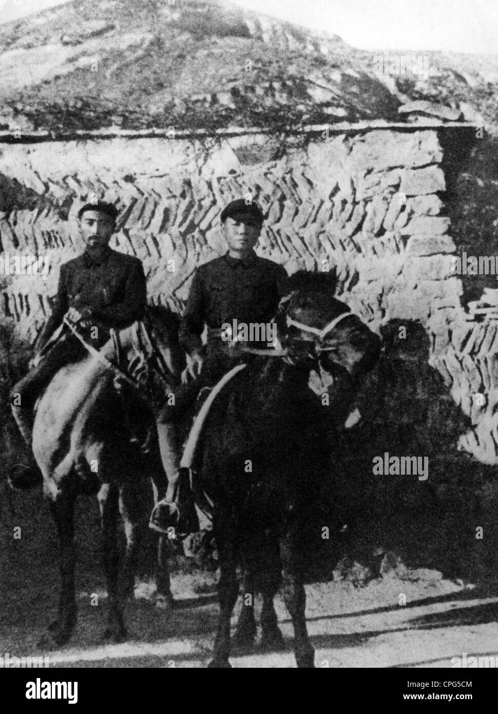 Mao Zedong, 26.12.1893 - 9.9.1976, chinesischer Politiker (CPC), mit Zhou Enlai, Provinz Northern Shaanxi, ca. 1935, Stockfoto