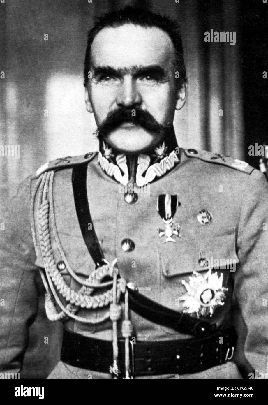 Pilsudski, Jozef, 5.12.1867 - 12.5.1935, polnischer Politiker, Marschall, Staatschef der Republik Polen 1918 - 1922, halbe Länge, ca. 1925, Stockfoto