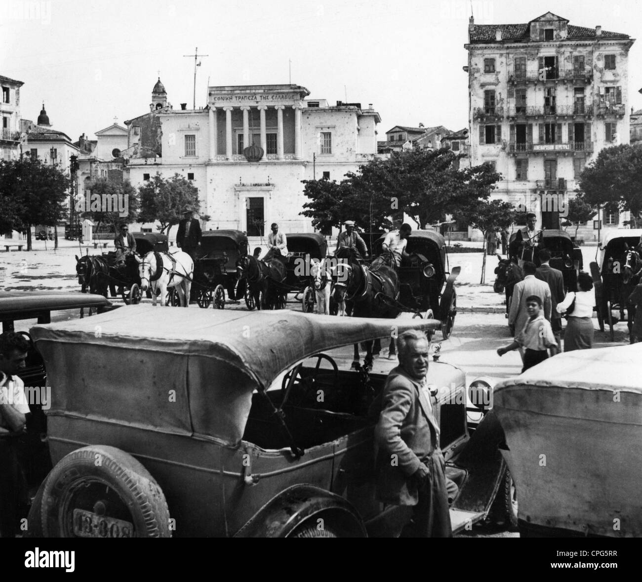 Geographie / Reisen, Griechenland, Athen, Straßenszene, Gebäude der griechischen Nationalbank im Hintergrund, 1930er Jahre, Zusatzrechte-Clearences-nicht vorhanden Stockfoto