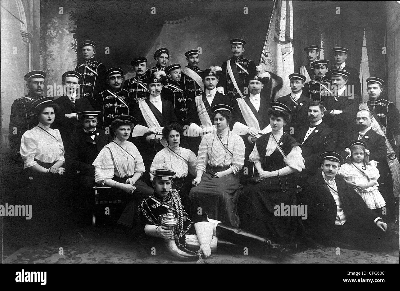 Bildung, gemischte Gruppe von weiblichen und männlichen Studenten, um 1900, Zusatzrechte-Clearences-nicht vorhanden Stockfoto