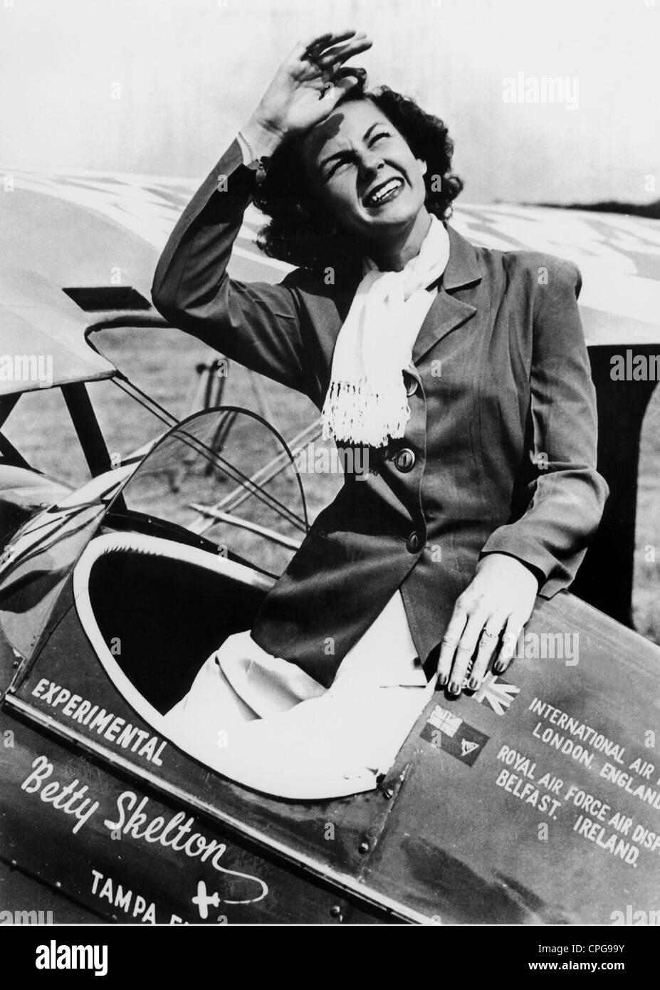 Skelton Erbe, Betty, 28.6.1926 - 31.8.2011, amerikanische Pilot- und Testfahrerin, halbe Länge, im Cockpit ihres Flugzeuges, Großbritannien, 1948, Stockfoto