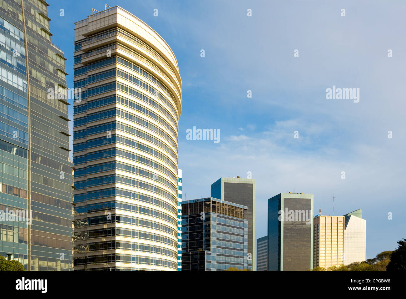 Modernes Firmengebäude in der Innenstadt von Buenos Aires, Argentinien Stockfoto