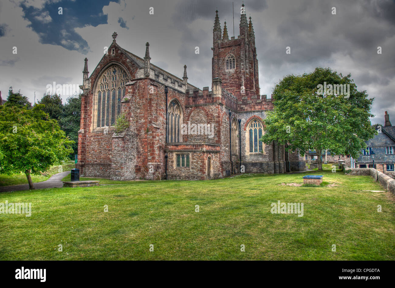 St Marys Kirche im Zentrum von Totnes, Devon, England, Vereinigtes Königreich, ein Ort für Obdachlose zu verweigern. Stockfoto