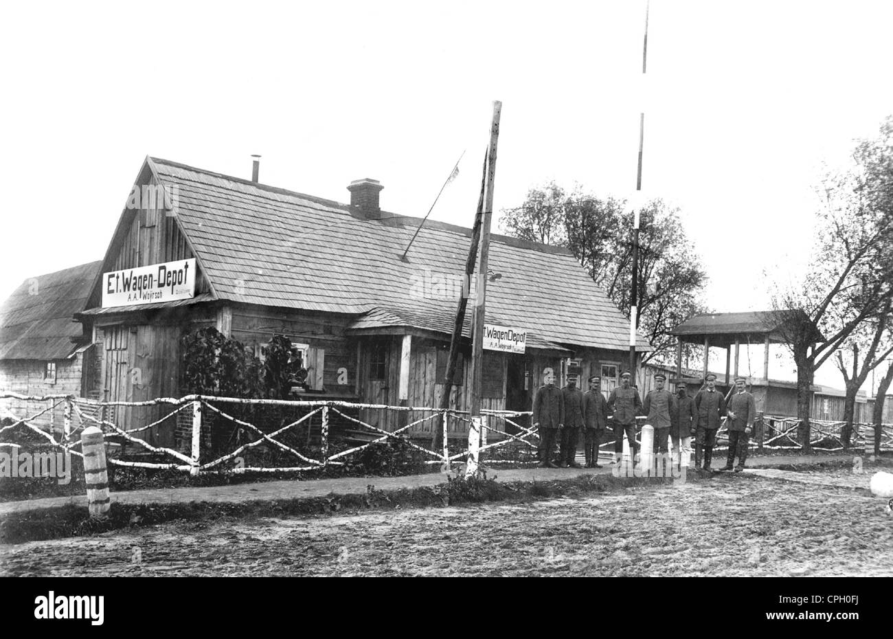 Veranstaltungen, erster Weltkrieg / 1. Weltkrieg, Rückbereich, Ostfront, Waggonlager der Wehrmacht Woyrsch in Linova, Russland, 1916/1917, Zusatzrechte-Freiräumungen-nicht vorhanden Stockfoto