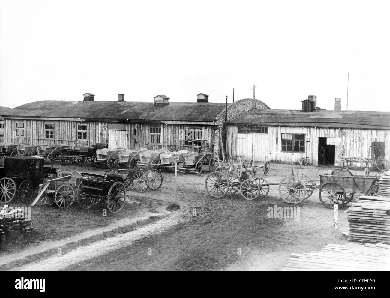Veranstaltungen, erster Weltkrieg / 1. Weltkrieg, Rückbereich, Ostfront, Waggonlager der Wehrmacht Woyrsch in Linova, Russland, 1916/1917, Zusatzrechte-Freiräumungen-nicht vorhanden Stockfoto