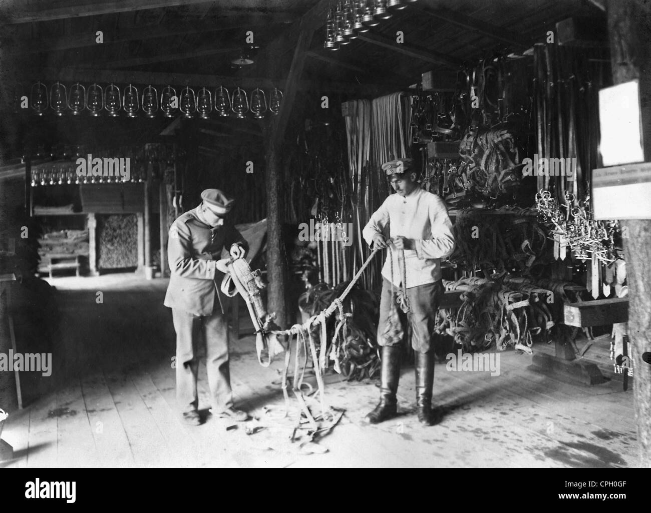 Veranstaltungen, erster Weltkrieg / 1. Weltkrieg, Rückbereich, Ostfront, Waggonlager der Wehrmacht Woyrsch in Linova, Russland, 1916/1917, Zusatzrechte-Freiräumungen-nicht vorhanden Stockfoto