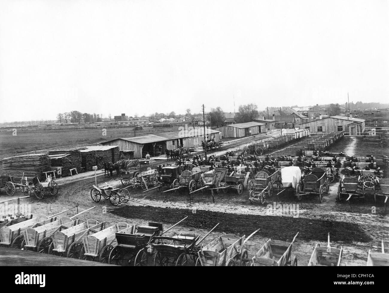 Veranstaltungen, erster Weltkrieg / 1. Weltkrieg, Rückbereich, Ostfront, Waggonlager der Wehrmacht Woyrsch in Linova, Russland, 1916/1917, Zusatzrechte-Freiräumungen-nicht vorhanden Stockfoto