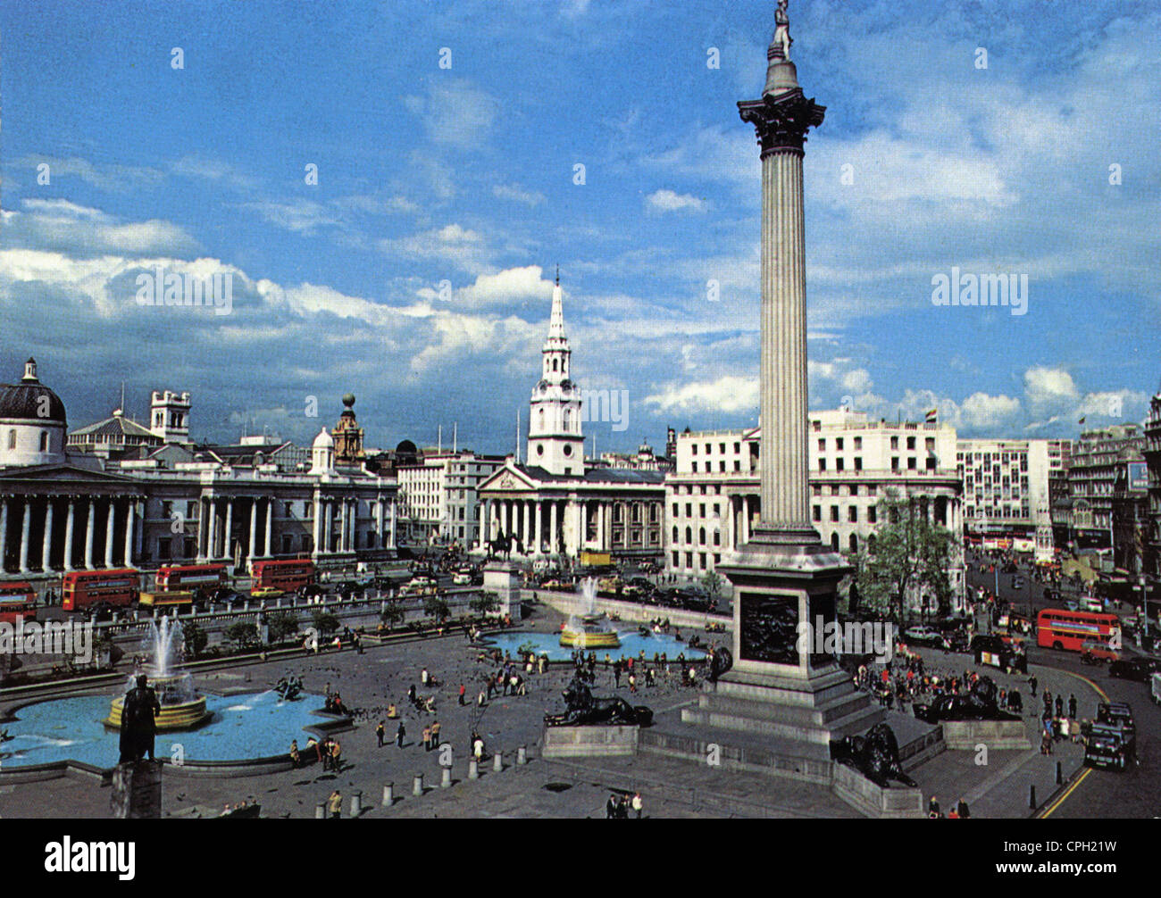 Geographie / Reisen, Großbritannien, London, Plätze, Trafalgar Square mit dem Nelson Monument, Ansichtskarte, 50er Jahre, , Additional-Rights-Clearences-not available Stockfoto
