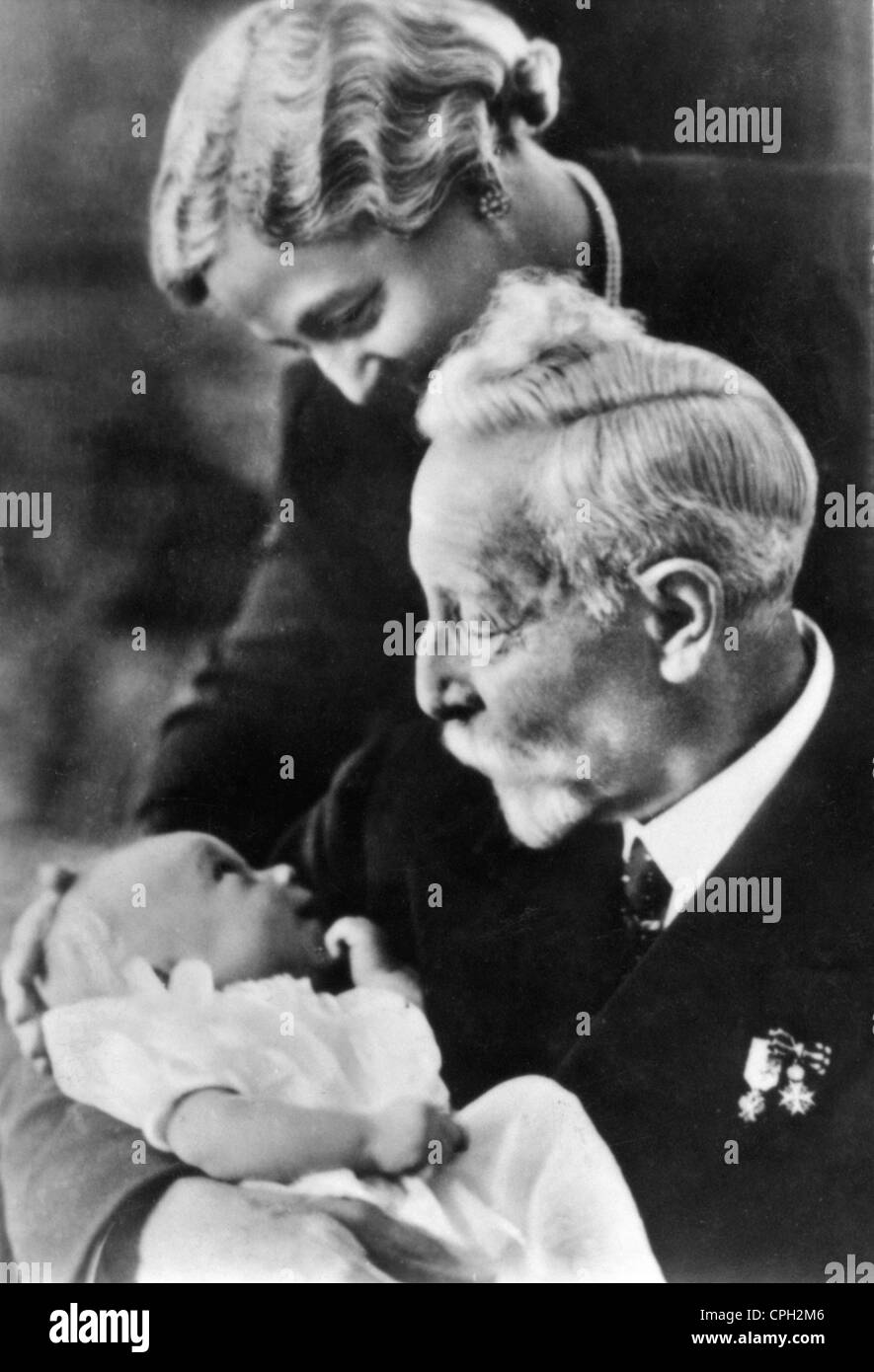 Wilhelm II., 27.1.1859 - 4.6.1941, deutscher Kaiser 15.6.1888 - 9.11.1918, Exil, mit Frau Hermine und Großgandson Friedrich Wilhelm, Doorn, Niederlande, 1939, Stockfoto