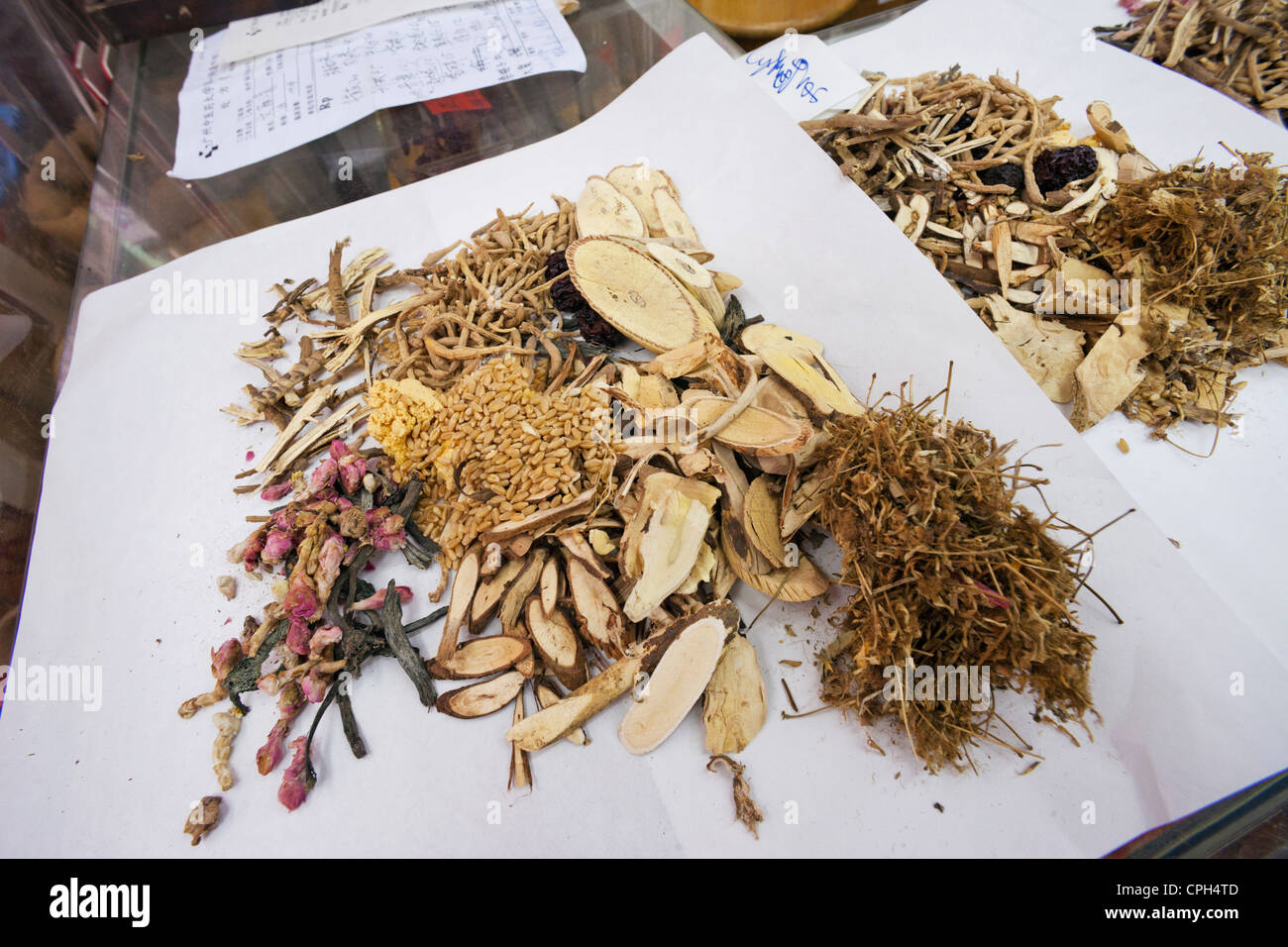 Asien, China, Hong Kong, Sheung Wan, chinesische Medizin, Kräuter, pflanzliche Medizin, Herbalist, Medizin, Gesundheit Stockfoto