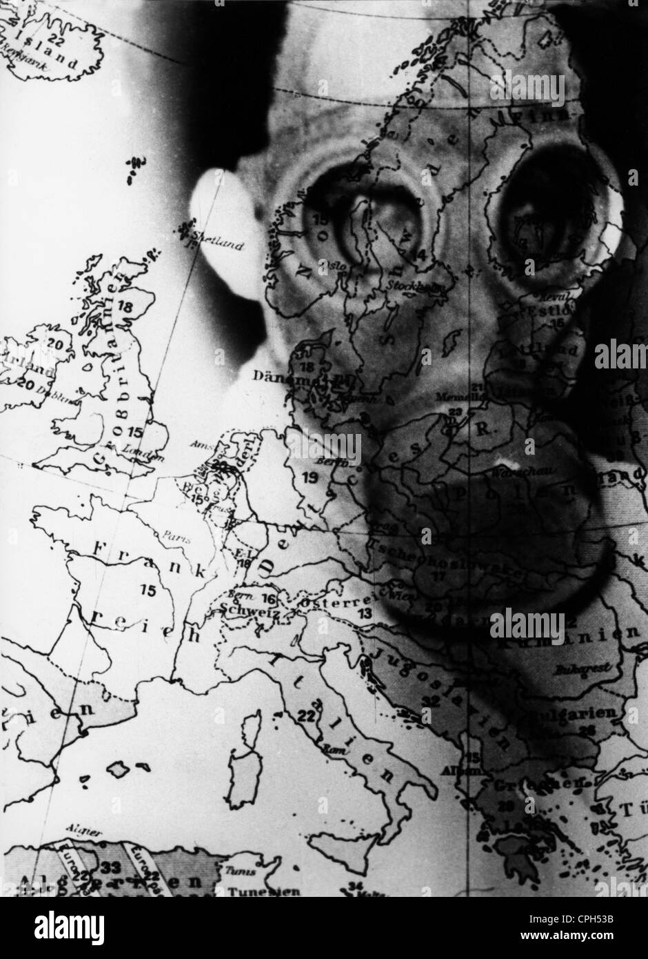 Nationalsozialismus / Nationalsozialismus, Propaganda, Mann mit Gasmaske, auf einer Landkarte von Europa, Plakat, unbekannte Herkunft, 1930er Jahre, Zusatzrechte-Clearences-nicht vorhanden Stockfoto