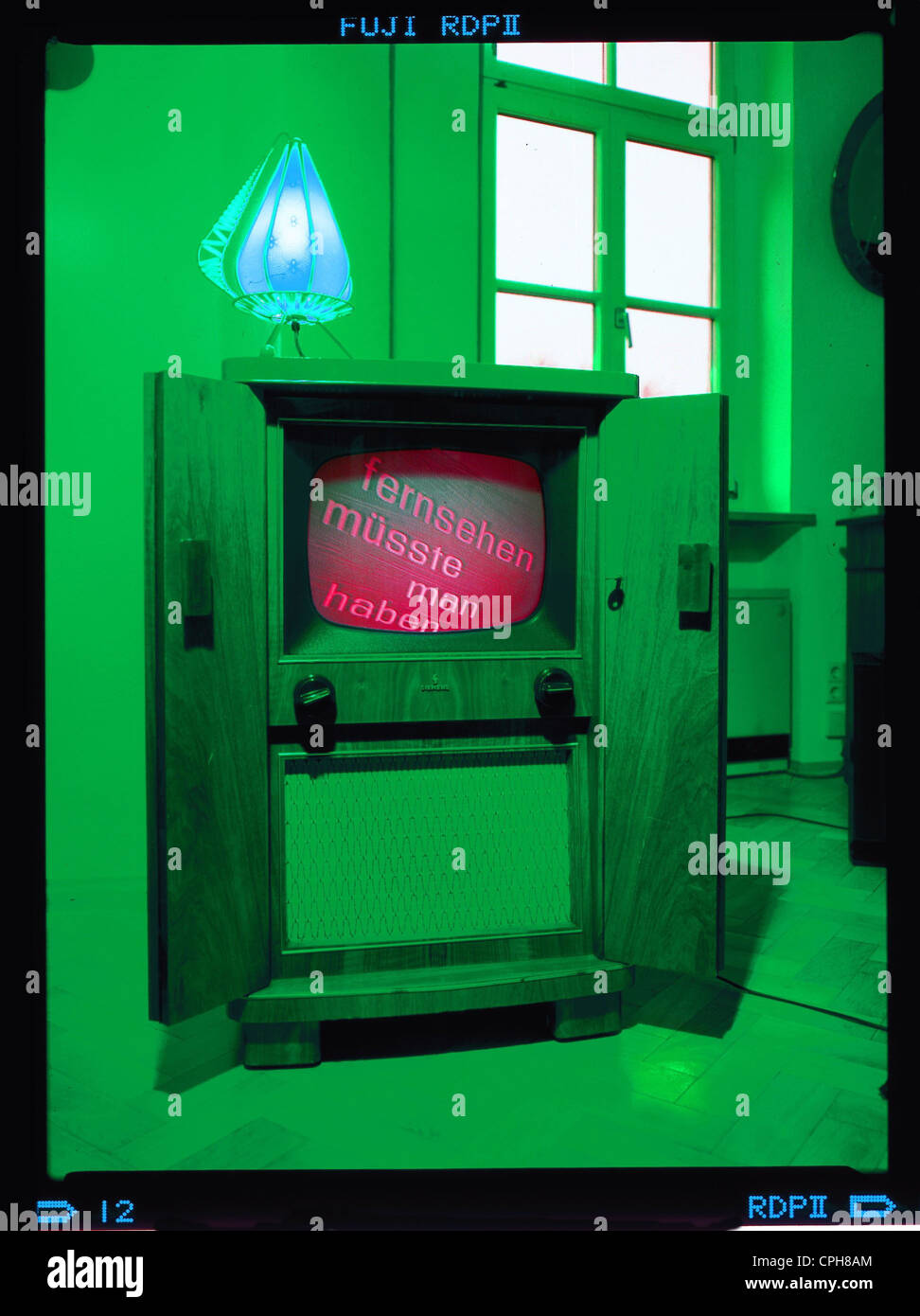 Rundfunk, Fernsehen, Werbeslogan der Fernsehindustrie, auf dem Bildschirm eines alten Siemens-Fernsehgeräts, Deutschland, Anfang der 1960er Jahre, Zusatzrechte-Clearences-nicht vorhanden Stockfoto