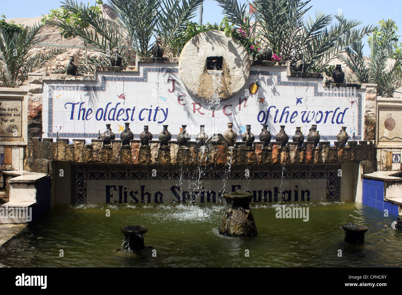 Stadt Jericho die älteste Stadt der Welt.  Elisha Springbrunnen mit dieser Botschaft Stockfoto