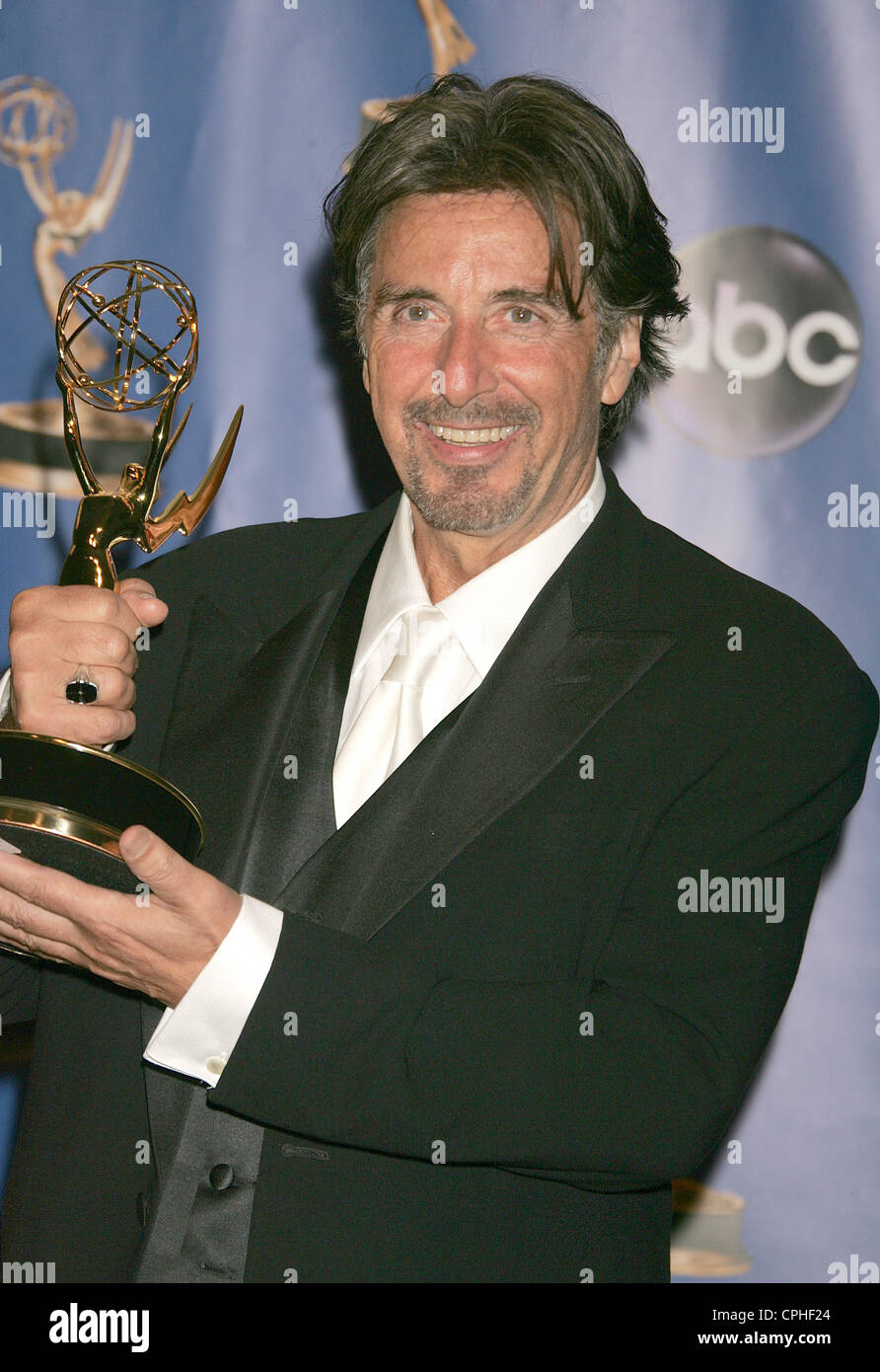 AL PACINO mit Award für herausragende führen Schauspieler In A Miniserie oder ein Film, "Angels in America" produziert im Jahr 2003. Stockfoto