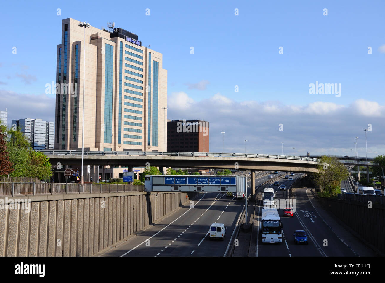 Die M8 Autobahn durch das Zentrum von Glasgow. Das Hilton oder Marriott Hotels bieten einfachen Zugang für Reisende. Stockfoto