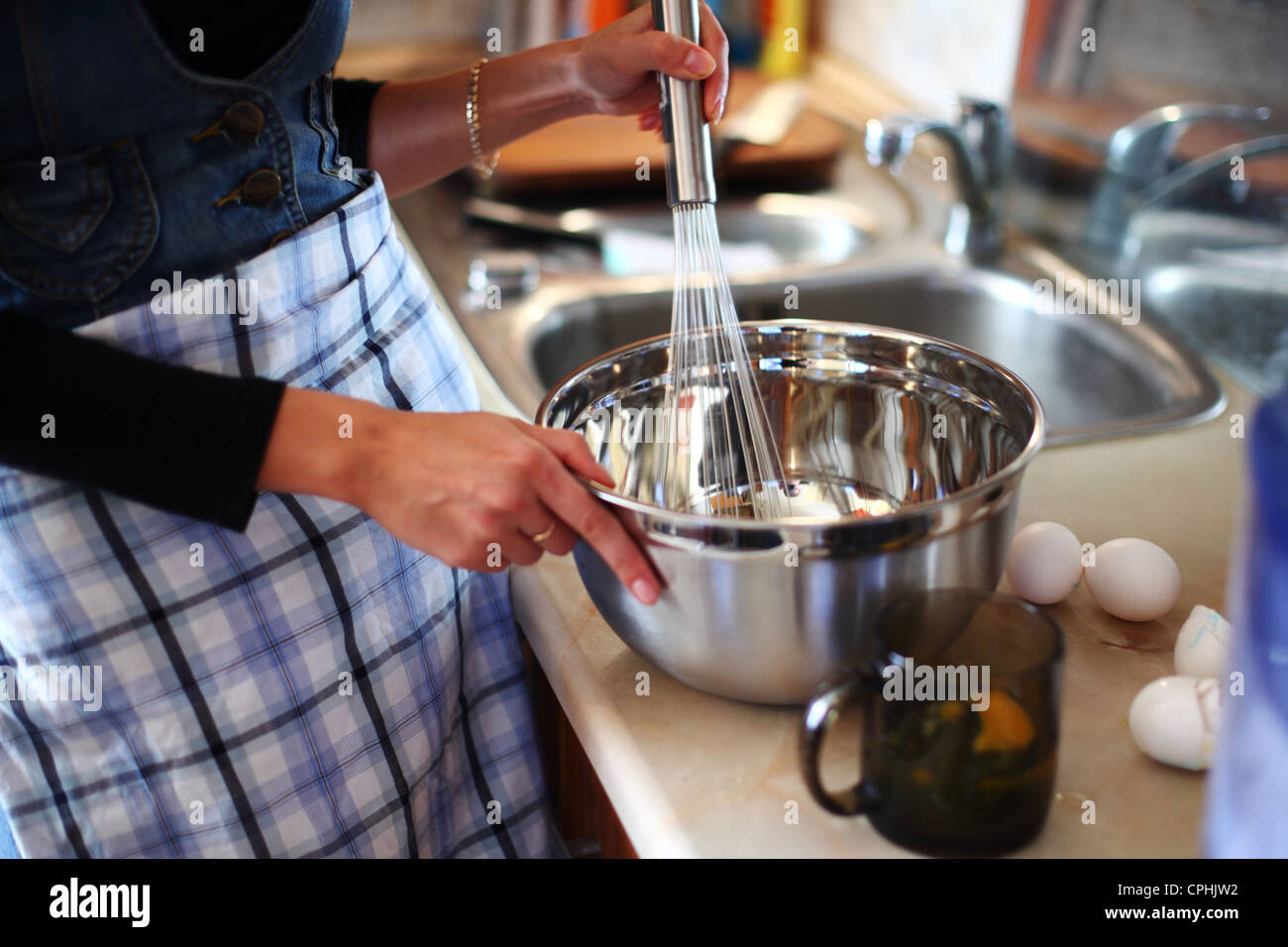 Hand-Mix Ei hautnah Stockfoto