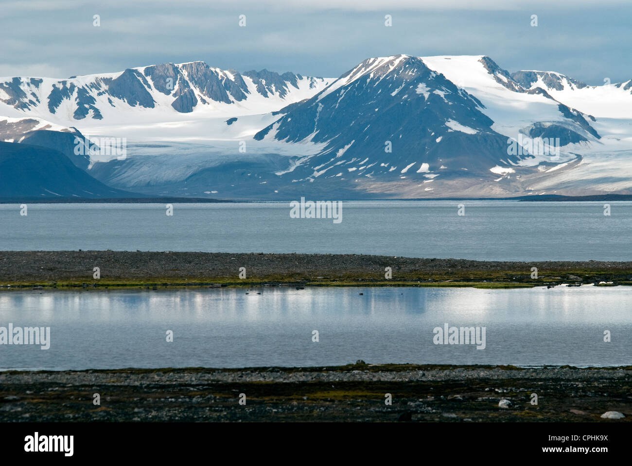 Mushamna-Bucht und die Berge Woodfjorden Spitzbergen-Norwegen Stockfoto