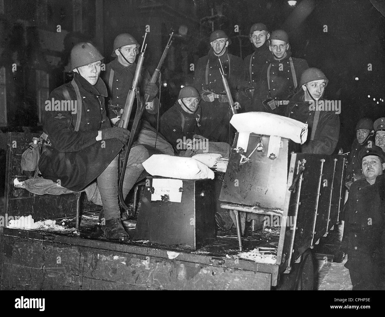 Niederländische Soldaten mit voting-Boxen, 1935 Stockfoto