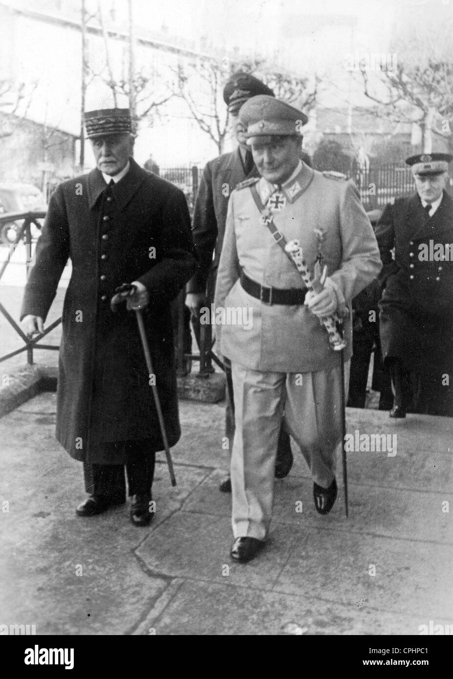 Hermann Goering und Marschalls Petain in St. Florentin, Frankreich, Dezember 1941 (s/w Foto) Stockfoto