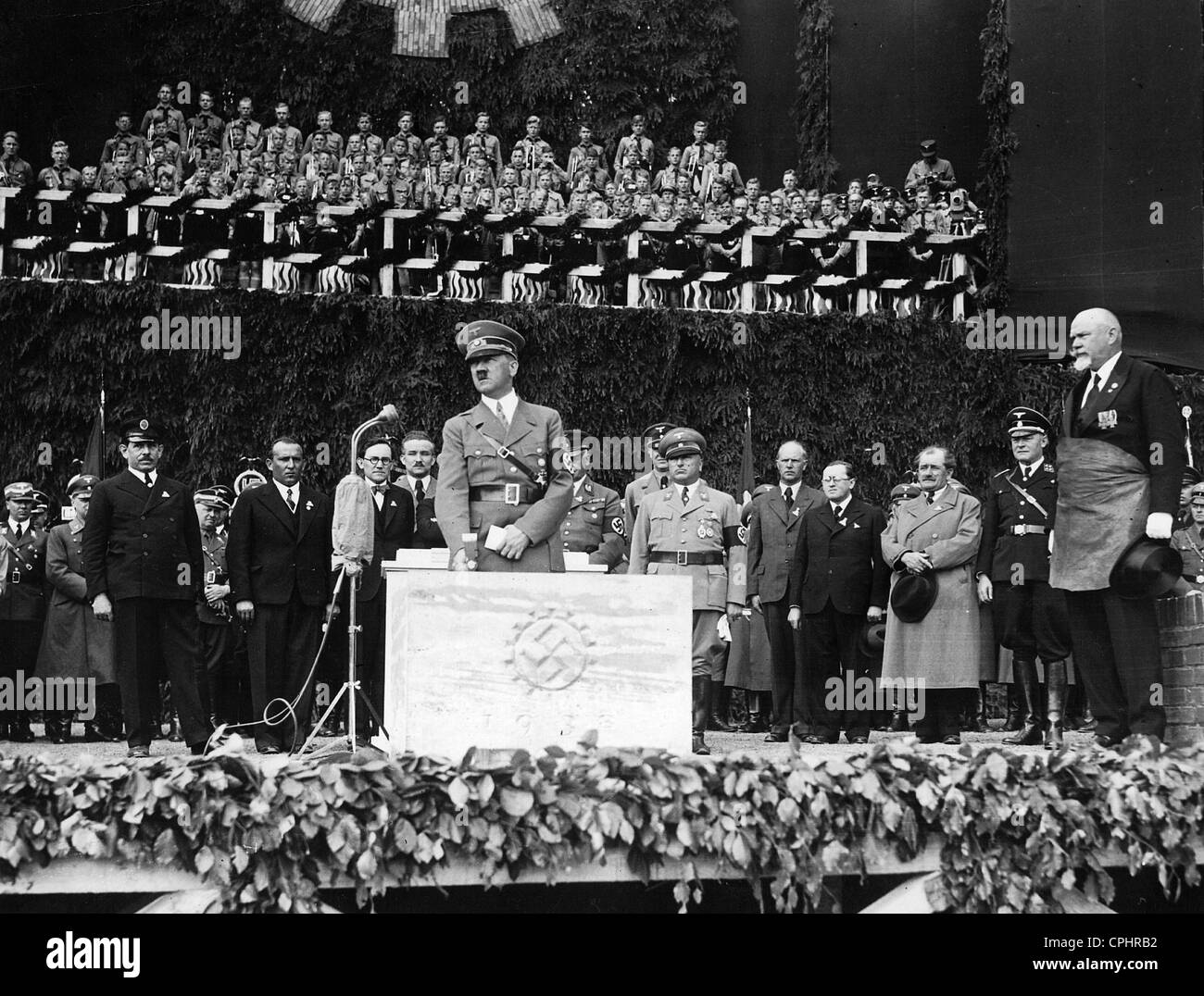 Adolf Hitler bei der Ecksteinlegung der KDF-Fabrik in der Nähe von Fallersleben, 1938 Stockfoto