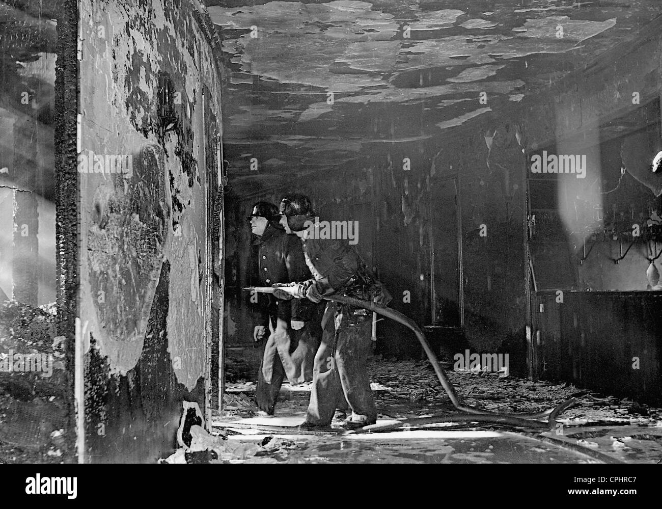 Der Berliner Staatsoper nach einem britischen Luftangriff 1941 Stockfoto