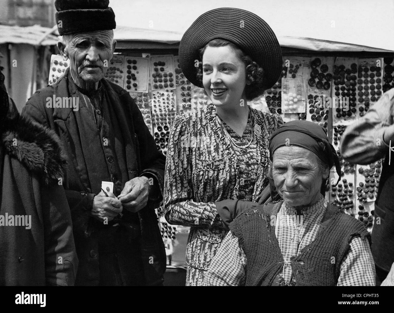 Jenny Jugo auf einem Markt in Sofia, 1940 Stockfoto