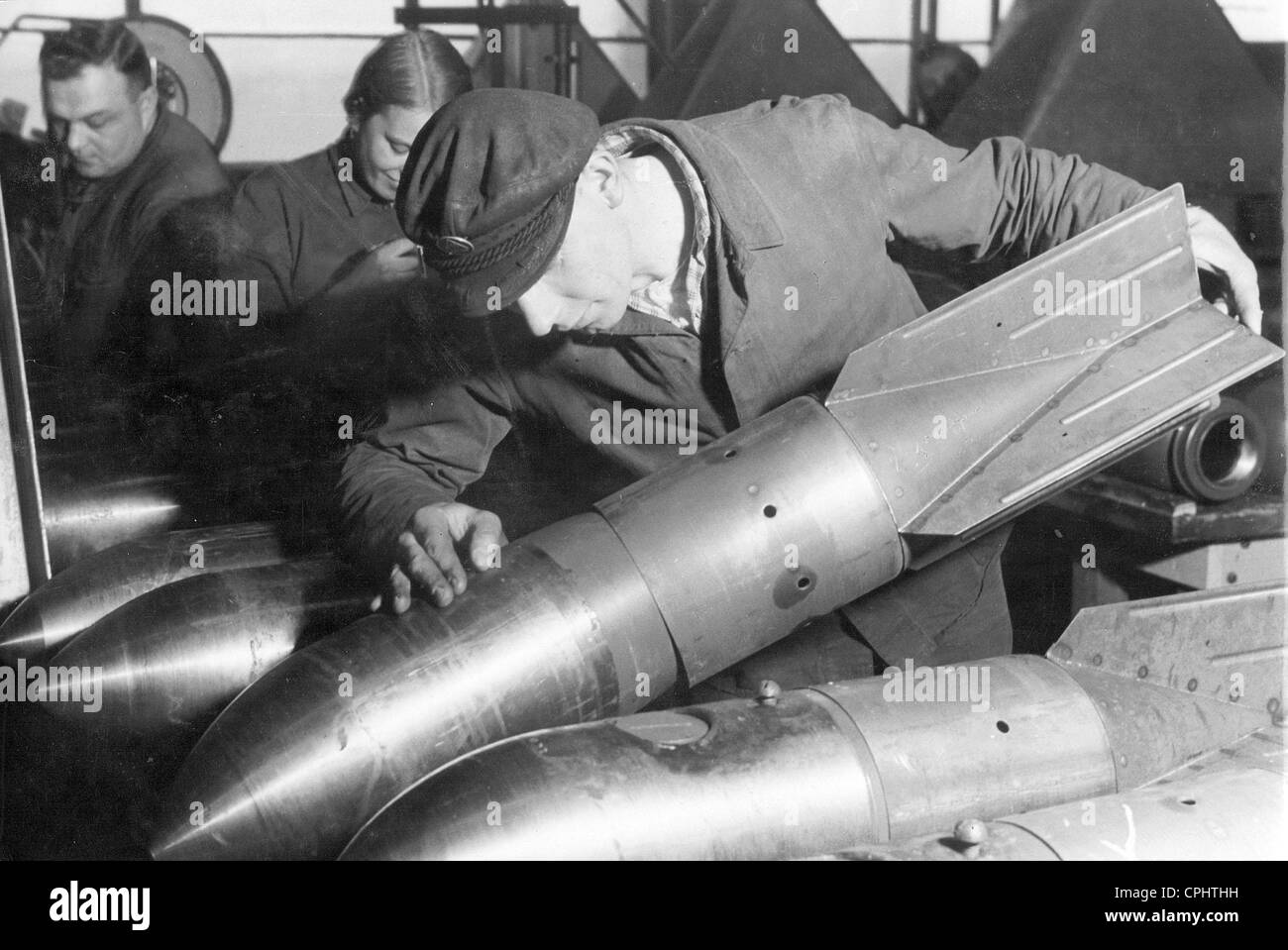 Produktion von Fliegerbomben in Deutschland Stockfoto