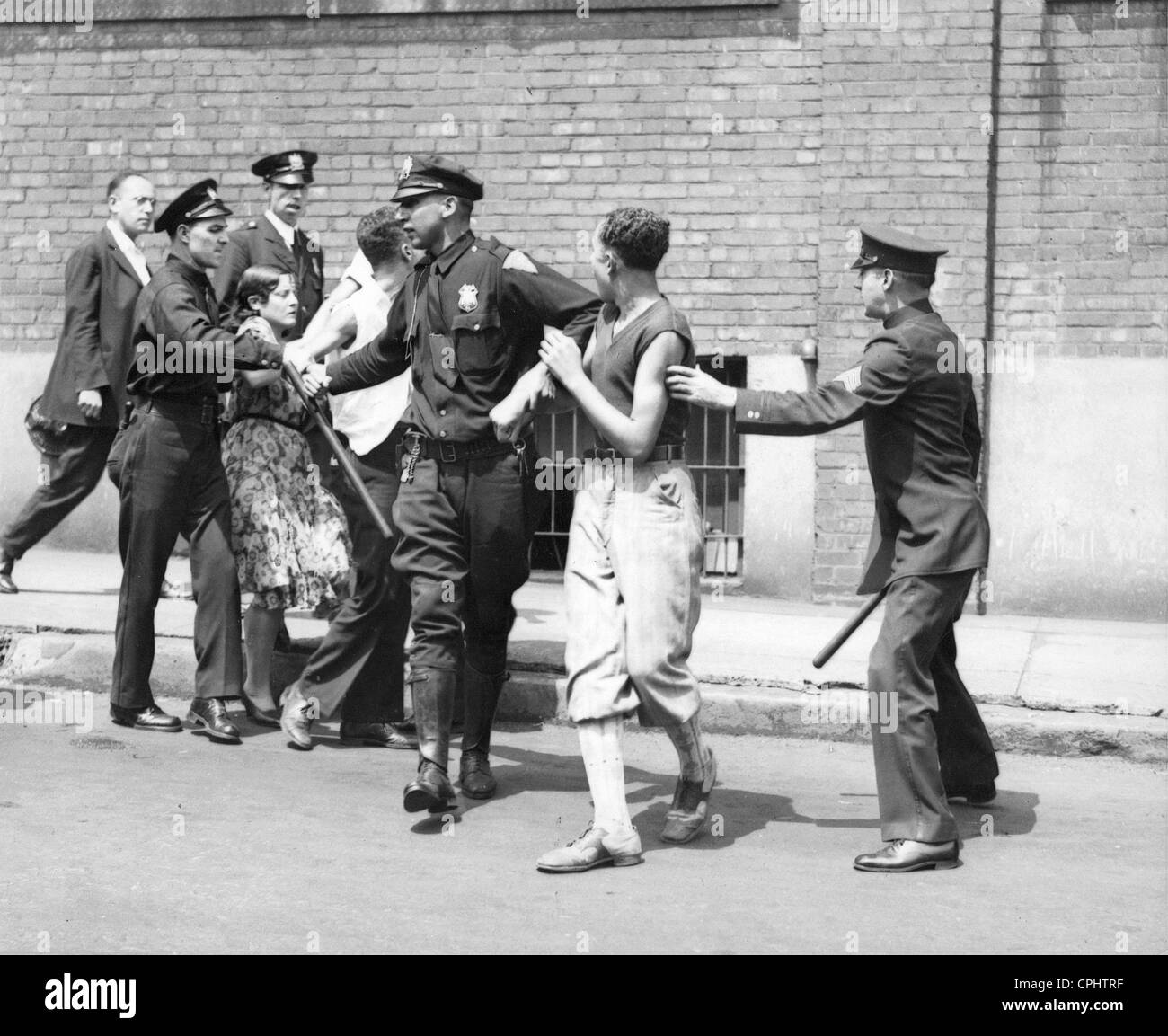 Polizei verhaftet Stürmer in Paterson während der großen Depression, 1931 Stockfoto