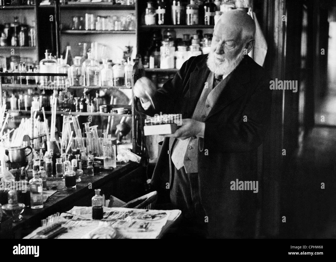 Wilhelm Ostwald im Labor Stockfoto