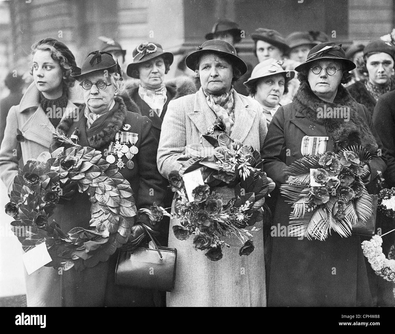 Frauen am Tag des Waffenstillstands, 1937 Stockfoto