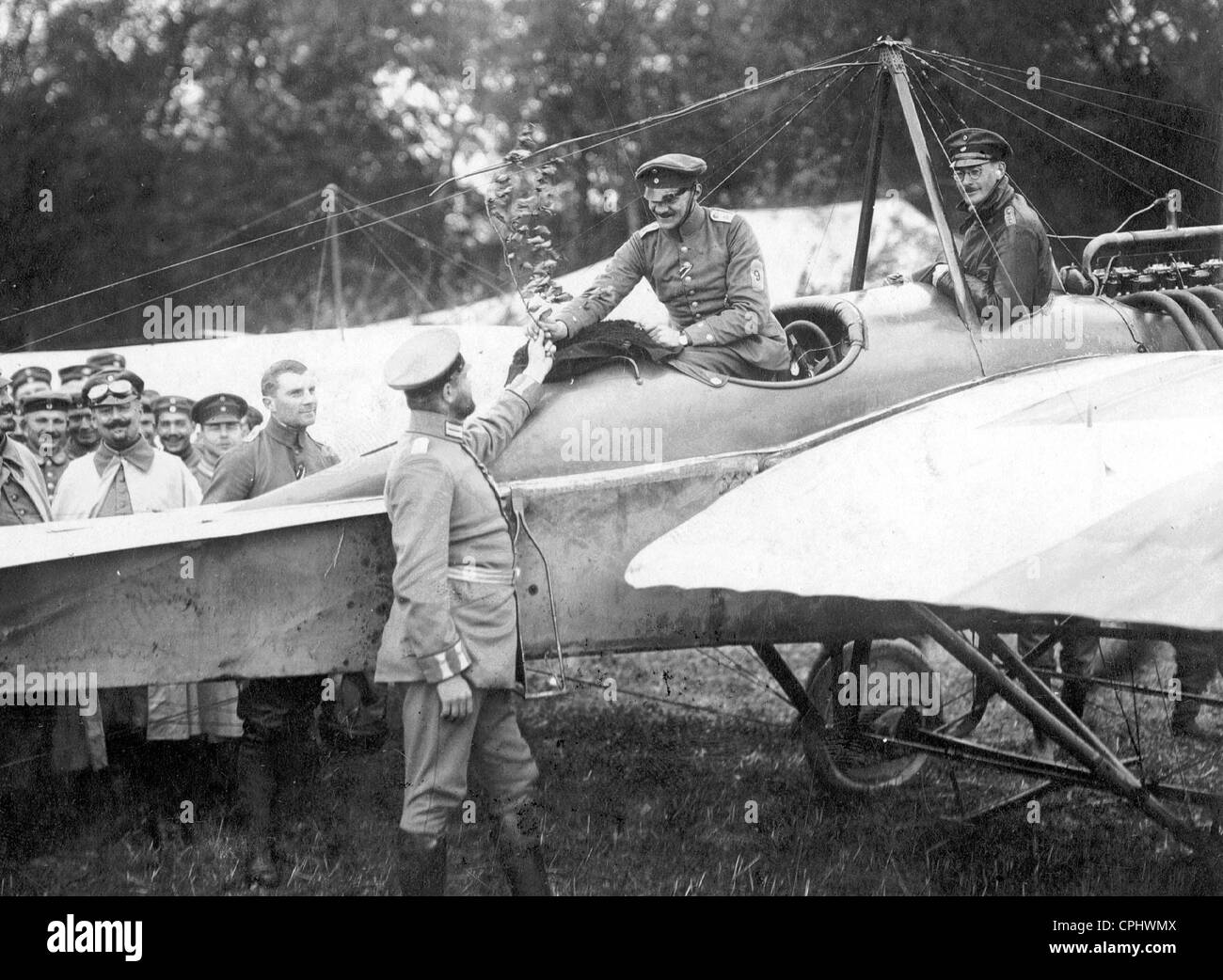 Deutsche Piloten bei ihrer Rückkehr nach Hause, 1914 Stockfoto