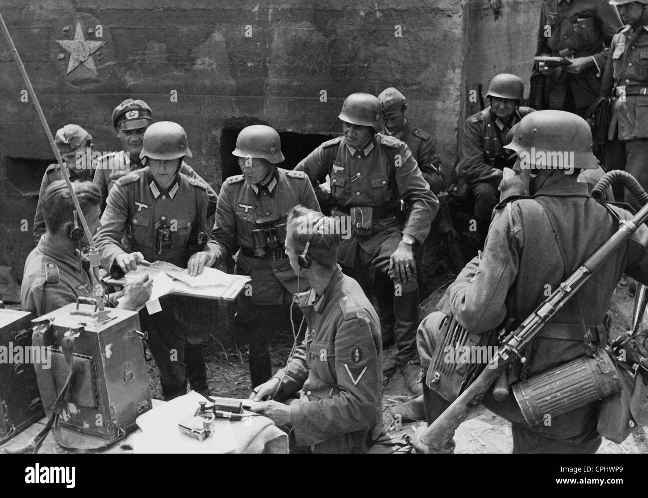 Gefechtsstand der deutschen Regiment an der Ostfront, 1941 Stockfotografie  - Alamy