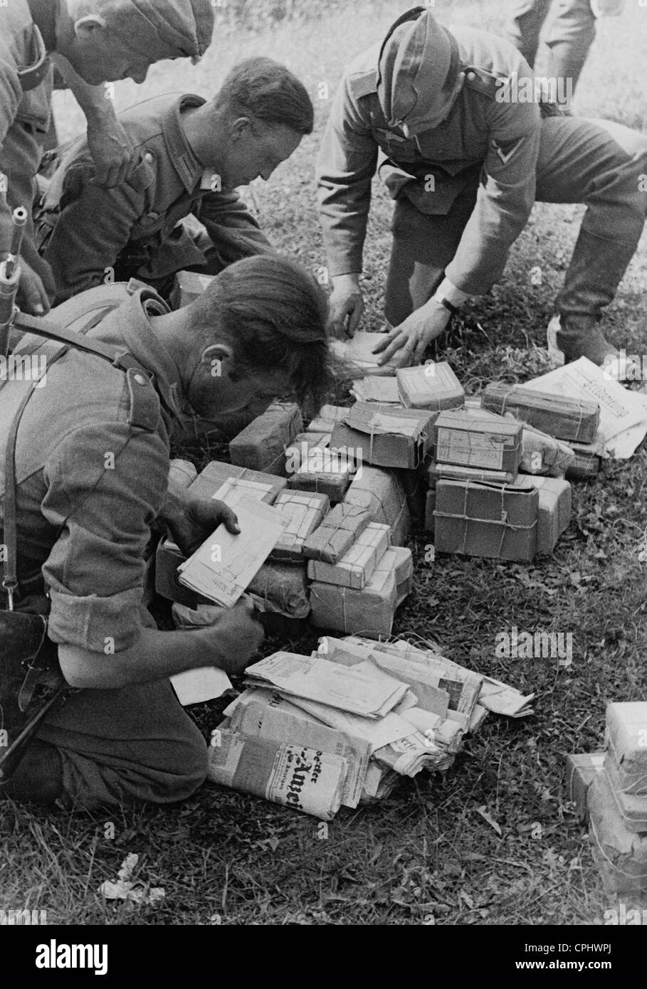 Empfang des Postdienstes Armee an der Ostfront, 1941 Stockfoto