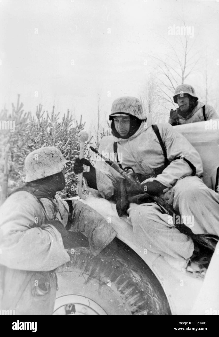 Deutsche Soldaten während des Winters an der Ostfront 1943 Stockfoto