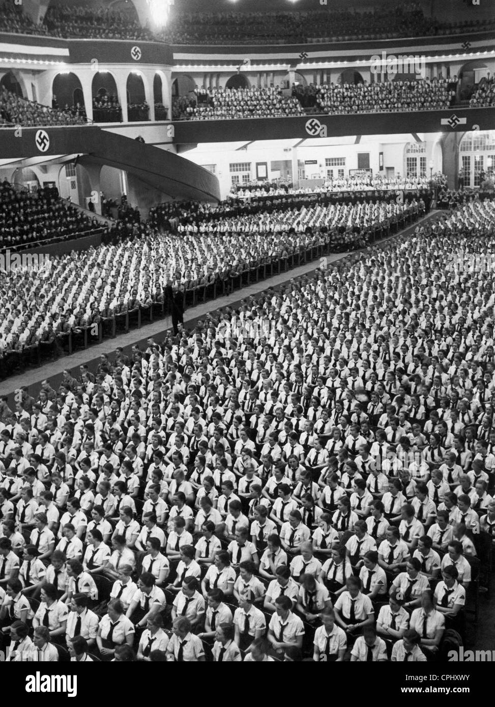 BDM-Mädchen im Berliner Sportpalast, 1937 Stockfoto