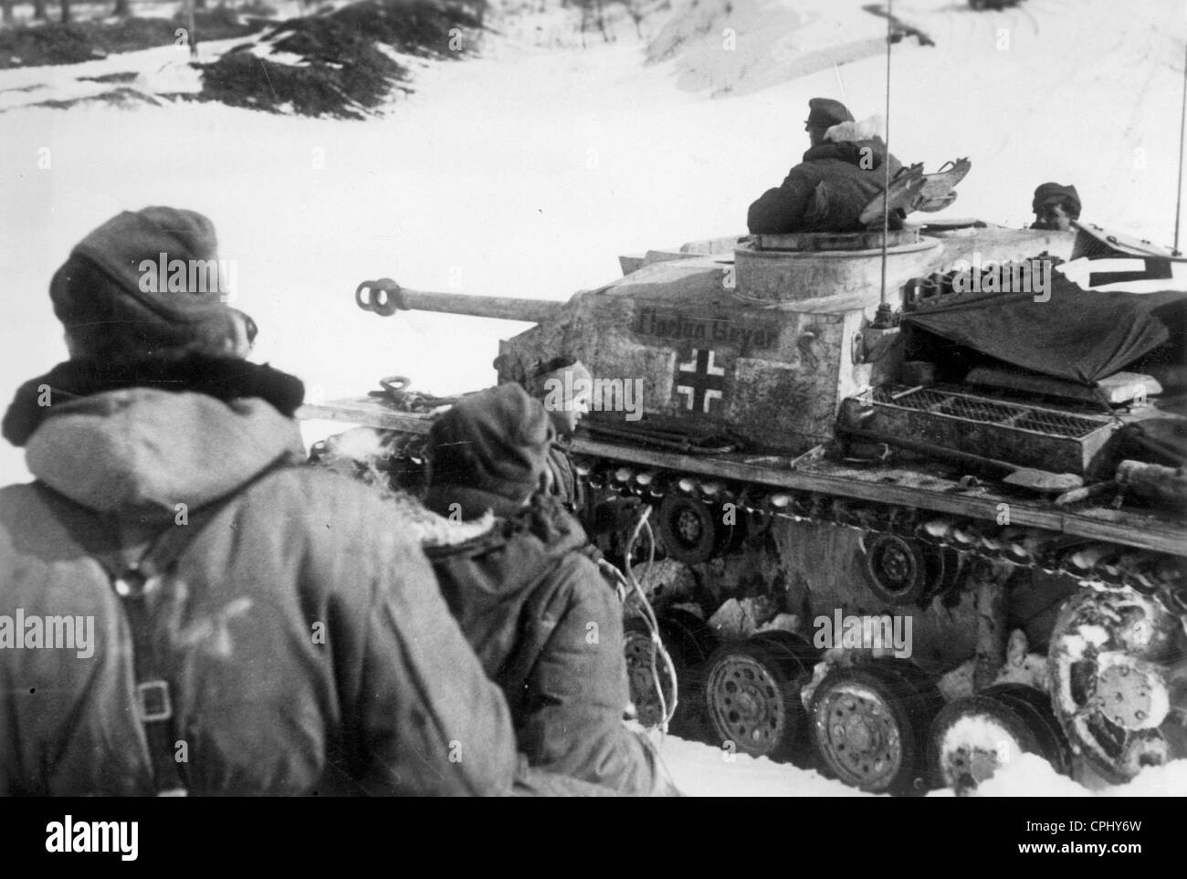 StuG und Grenadiere der Waffen-SS an der Ostfront 1943 Stockfoto