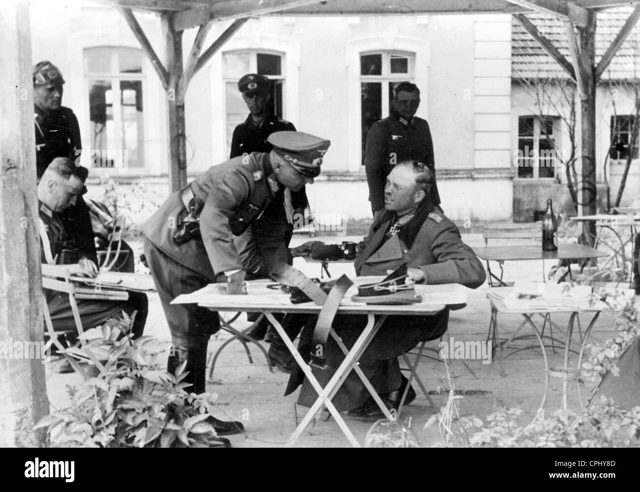 Heinz Guderian bei einem Briefing in Frankreich, 1940 Stockfoto