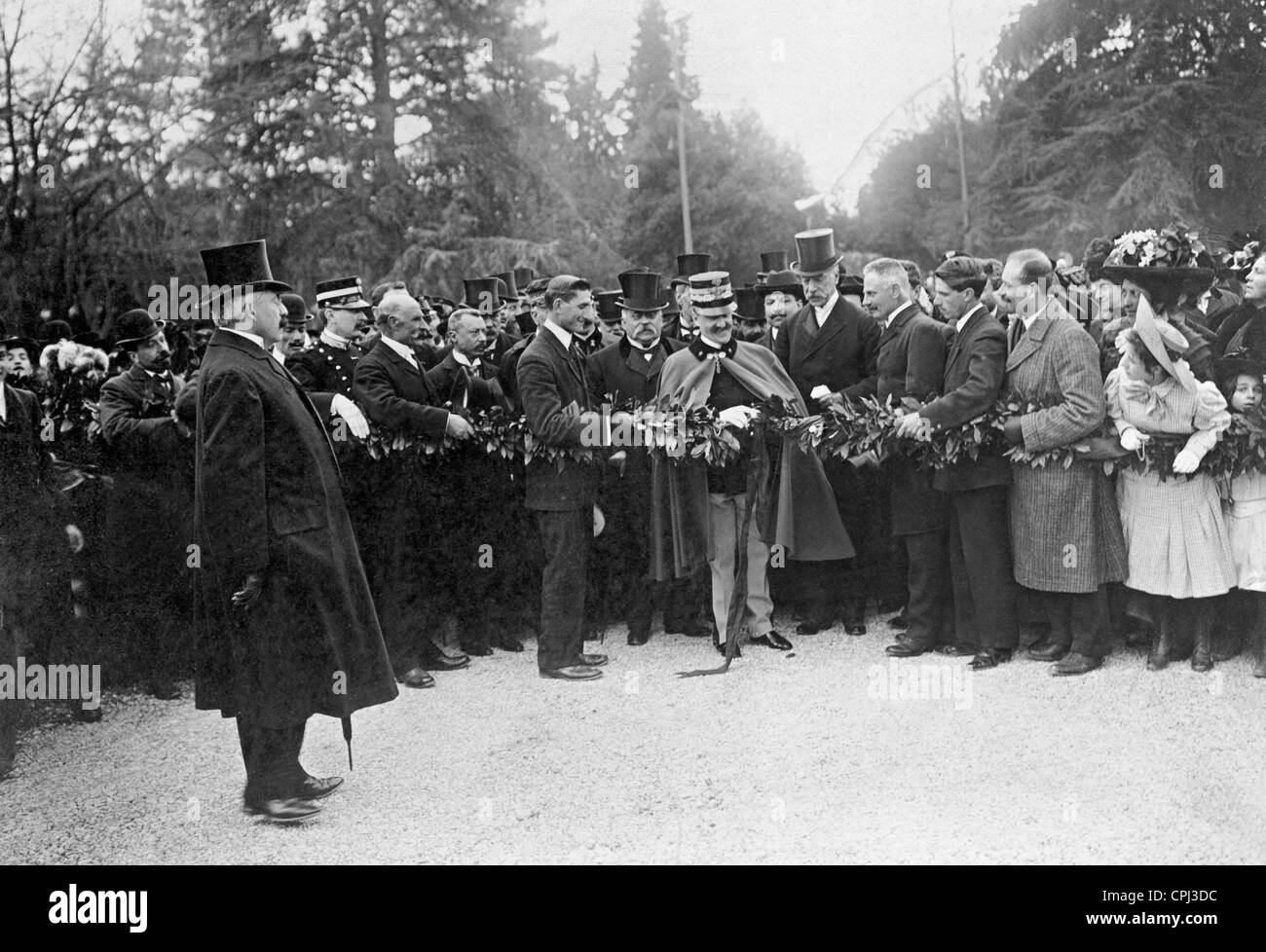 Viktor Emanuel III. bei der Eröffnung des Viadukts in Rom, 1908 Stockfoto