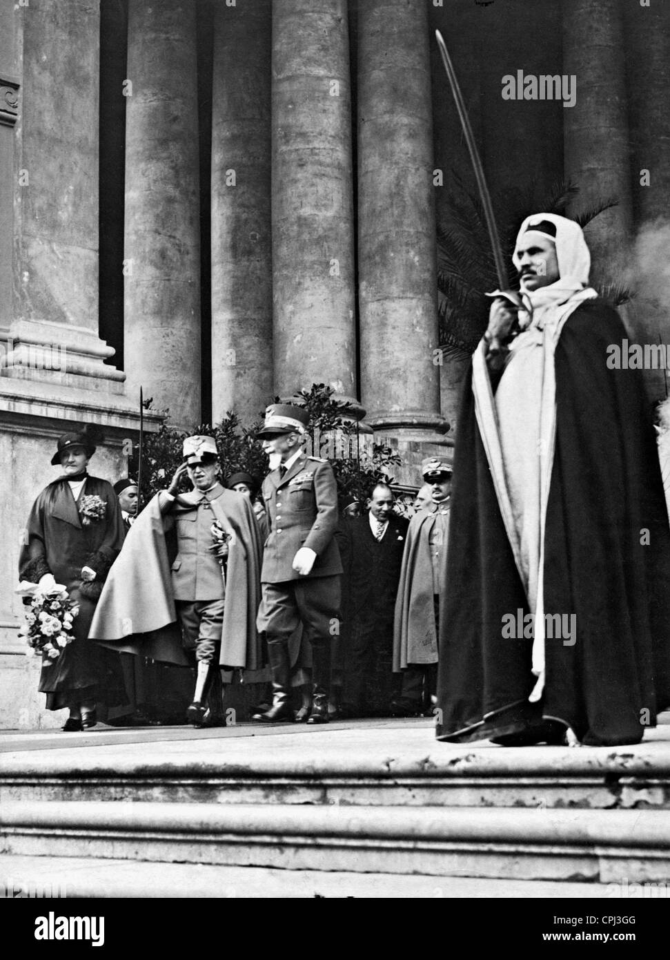 Victor Emmanuel III verlässt der Kolonialausstellung in Rom, 1931 Stockfoto