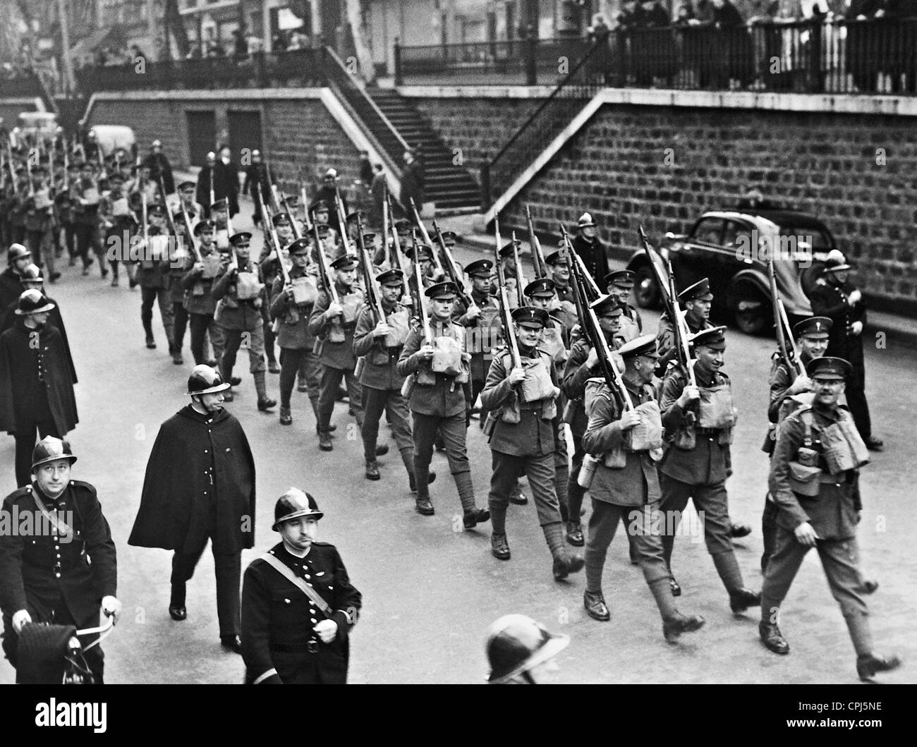 Britische Soldaten bei einer Parade in Paris, 1939 Stockfoto
