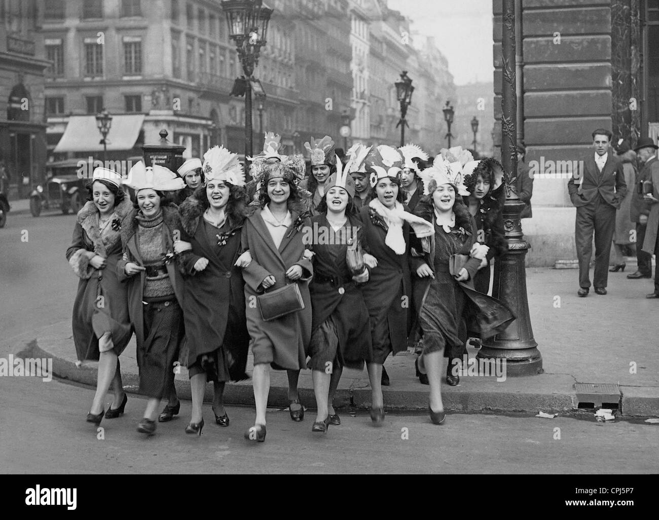 Frauen auf "La Sainte Catherine" Tag in Paris, 1931 Stockfoto